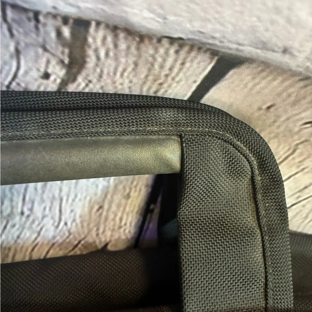 Brenthaven Laptop Messenger Bag Shoulder Strap‎ Handles Briefcase Black Carry-On
